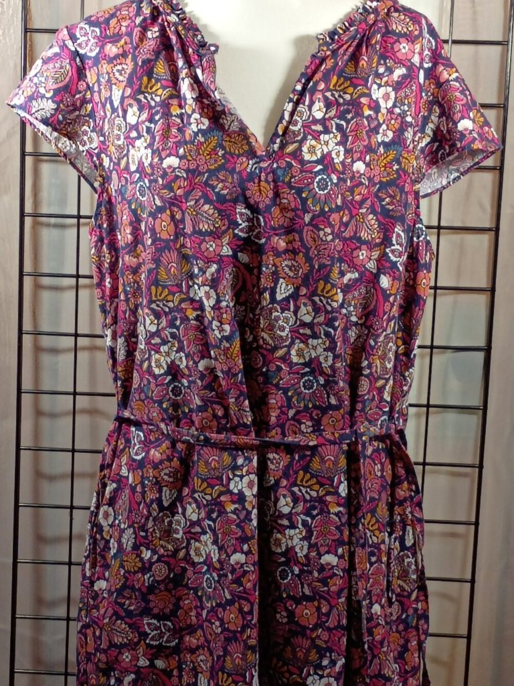 Liz Claiborne Shift/A-line Dress in a Floral Pattern